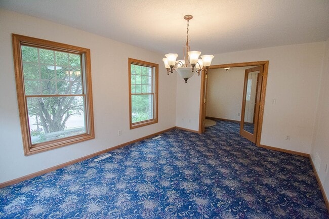 Photo - 919 Baird Ln NE