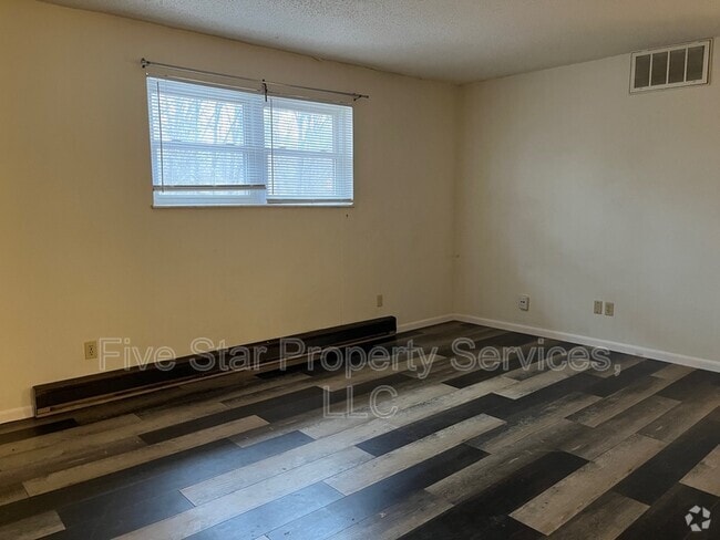 Building Photo - 2070 W Washington St Unit Apt 12