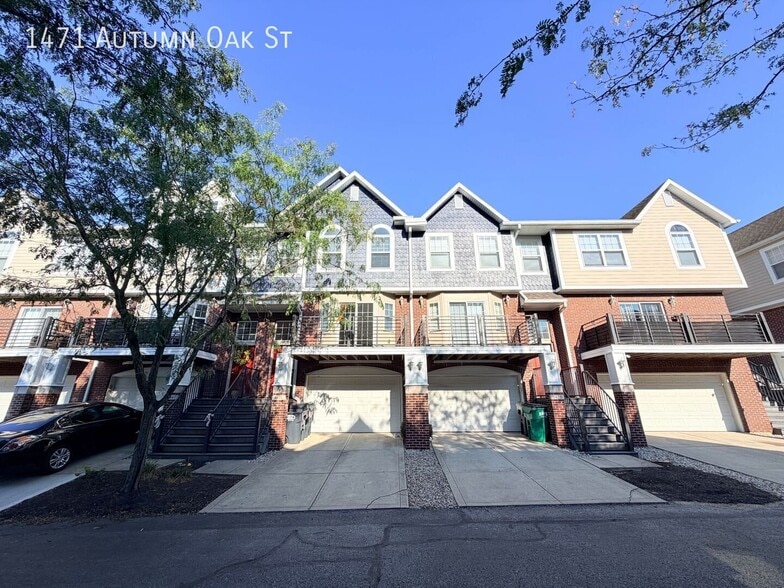 1471 Autumn Oak St