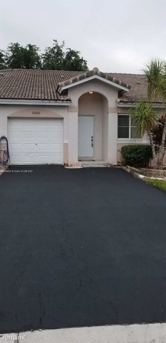 Photo - 3 br, 2 bath House - 11416 SW 17th Ct