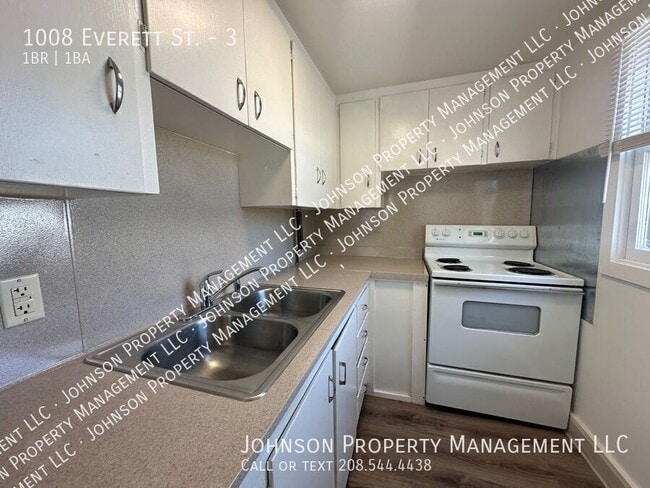 Photo - 1008 Everett St
