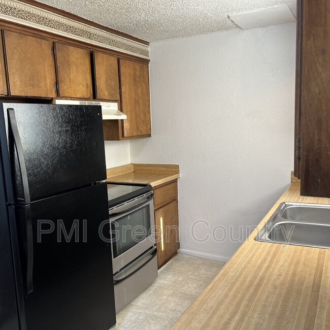 Photo - 404 E Redwood St