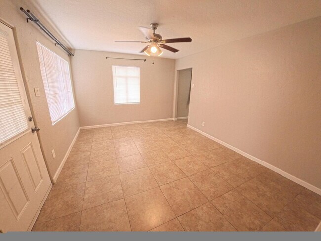 Photo - 449 E University Dr