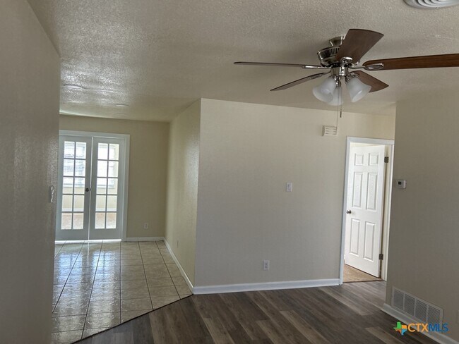 Photo - 1208 Ridgemont Dr