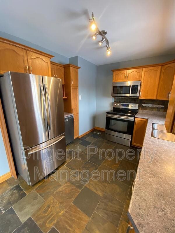 Photo - 369 Applegrove Ave