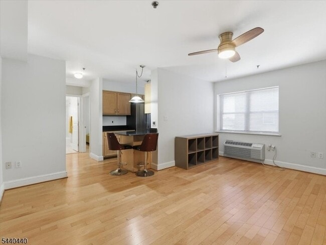 Photo - 70 S Munn Ave Unit 413