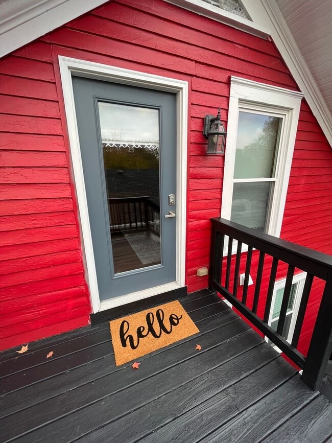 Photo - Fairfax Avenue Unidad Bird’s Nest