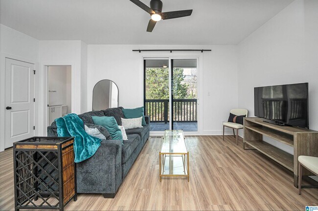 Photo - 2456 18th St S