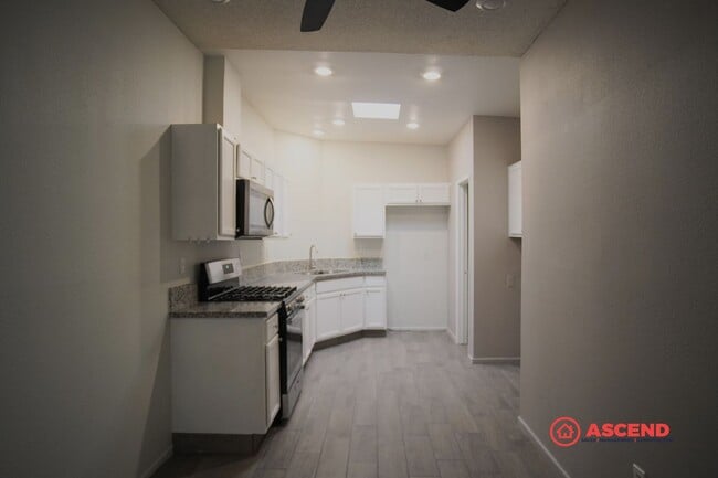 Photo - Apartment in Central Bakersfield!