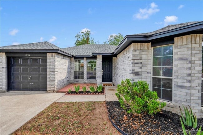 Photo - 4216 Goldcrest Ave House