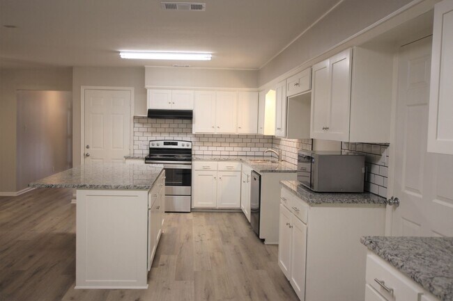 Photo - Coming Soon! Stunning 4 Bed 2 Bath in Tyle...