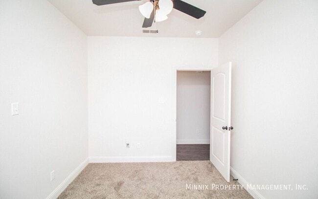 Photo - 1603 102nd St