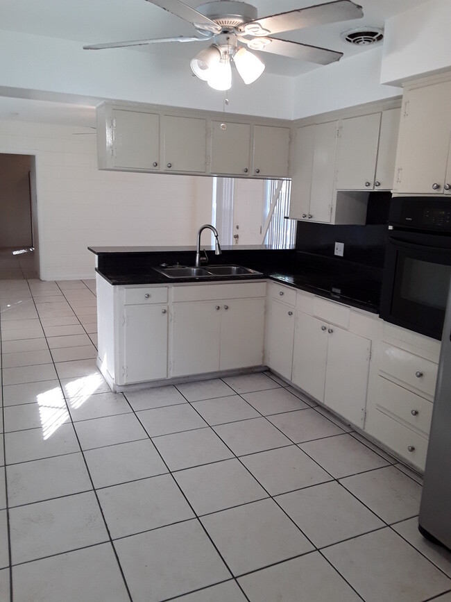 Photo - Three Bedroom One Bathroom House near Gulfport area.
