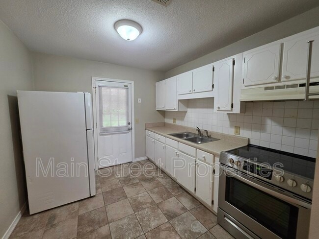 Photo - 7816 Sabra Dr