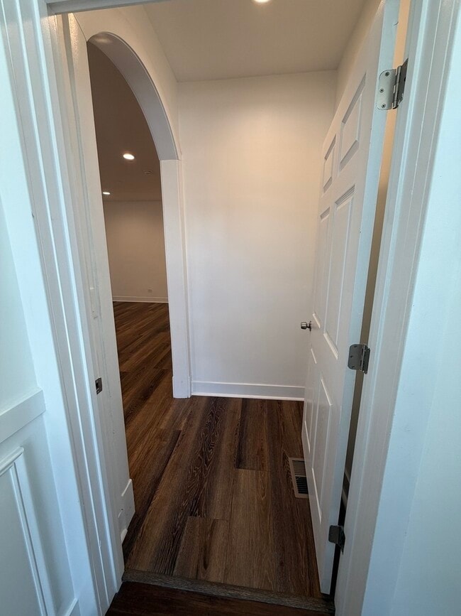 Photo - 1922 S Harvey Ave Unidad 1