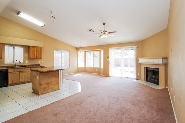 Photo - 2203 E Edna Ave