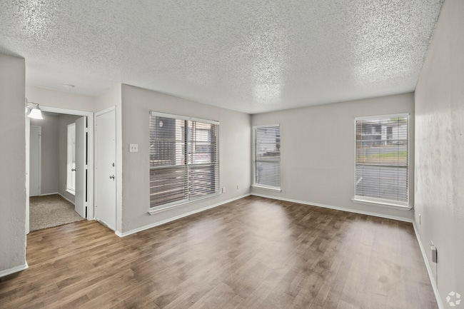dunmore-fort-worth-tx-3br-2ba---1050sf---living-room.jpg