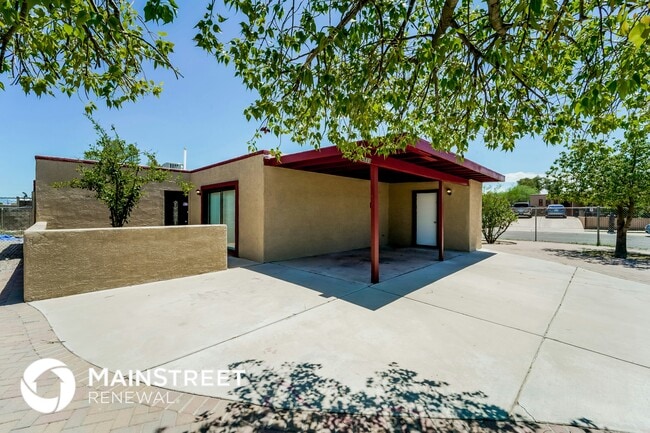 Building Photo - 5533 S Santa Cruz Ave Rental