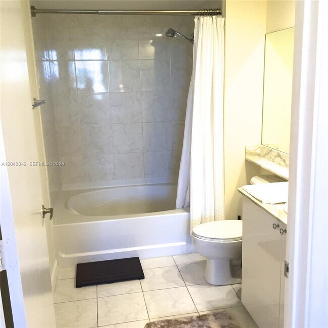 Photo - 18800 NE 29th Ave Unidad PH4