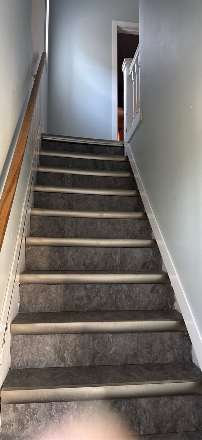 Photo - 1130 Main St N