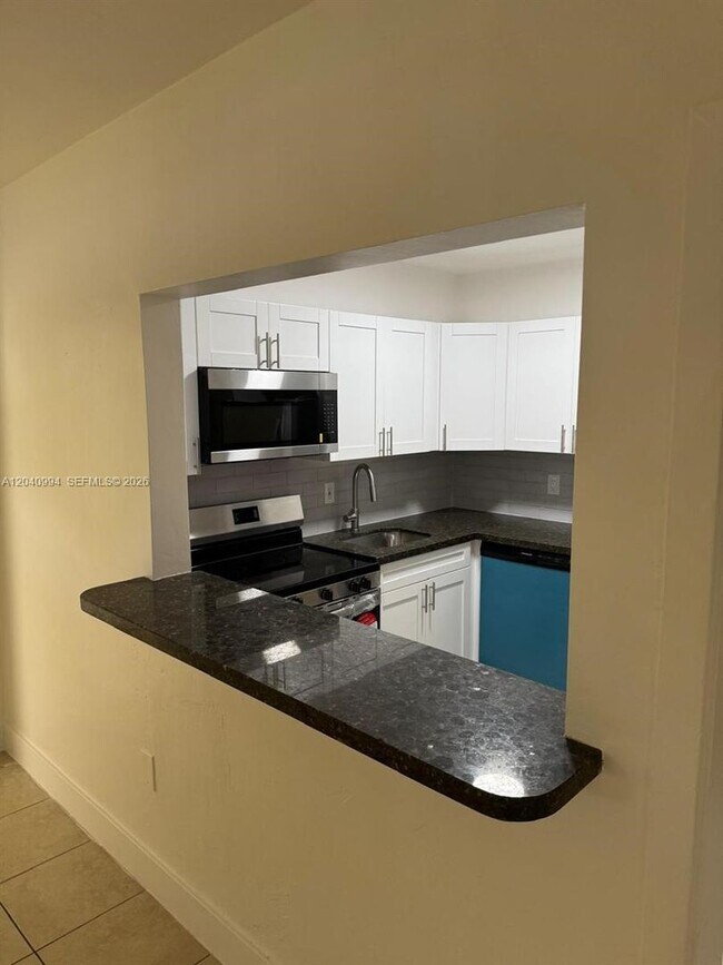 Photo - 820 NE 141st St