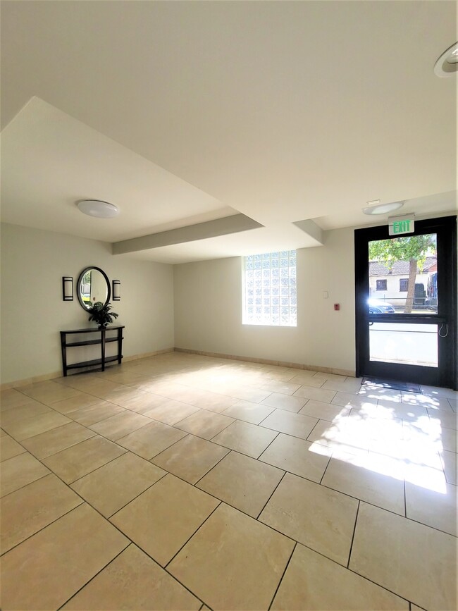 Photo - Bentley Ave. Apartments