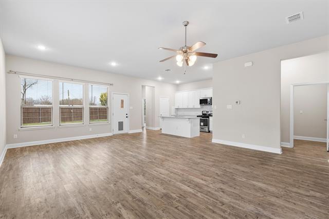 Photo - 576 Spruce Trail