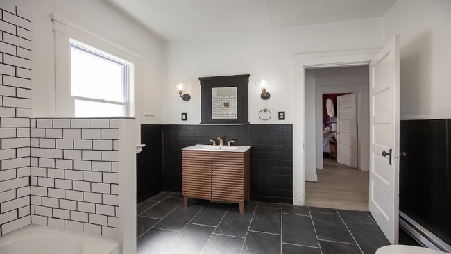 Photo - 3544 Woodbridge Ave Unit Red