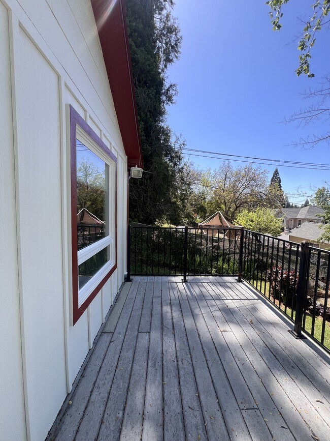 Photo - 503 1/2 S Auburn St