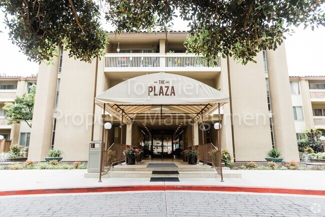 Building Photo - Spacious Top-Floor 1BR Condo with Ocean Vi... Unit 321