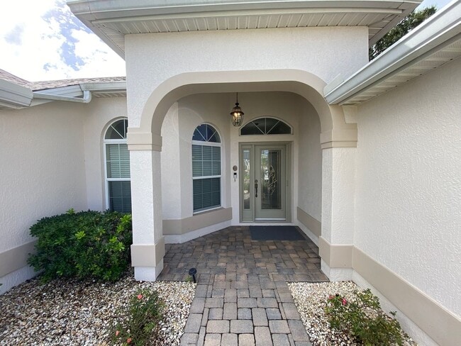 Photo - Gorgeous 3 + 2 Turnkey ANNUAL Lease w/Soak...