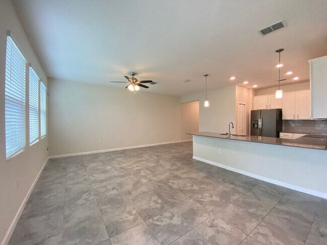 Photo - 3BD/2.5BA Townhome in Econ Trails Near Val...