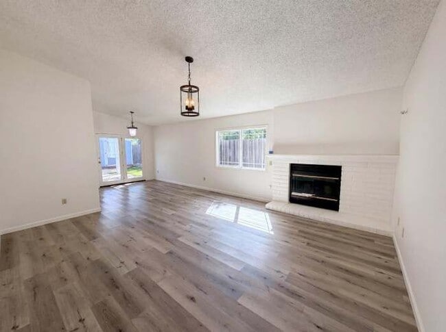 Photo - 5901 Small Hill Ct