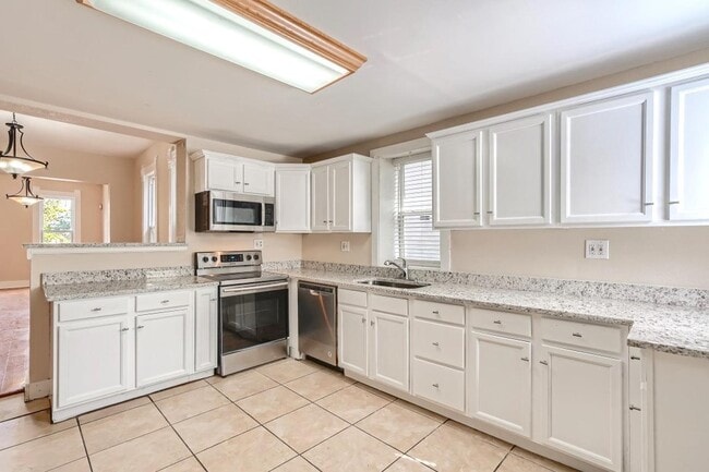 Photo - Beautiful Lincoln Park home by Art District on Santa Fe