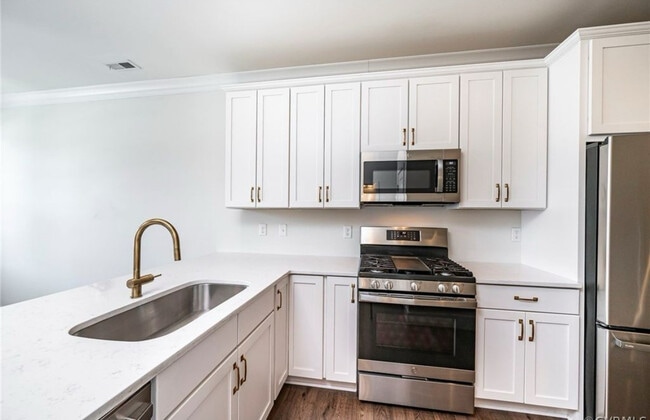 Photo - 2008 Libbie Lake West St Unit A