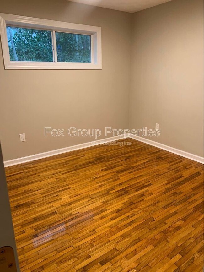 Photo - 405 E J St