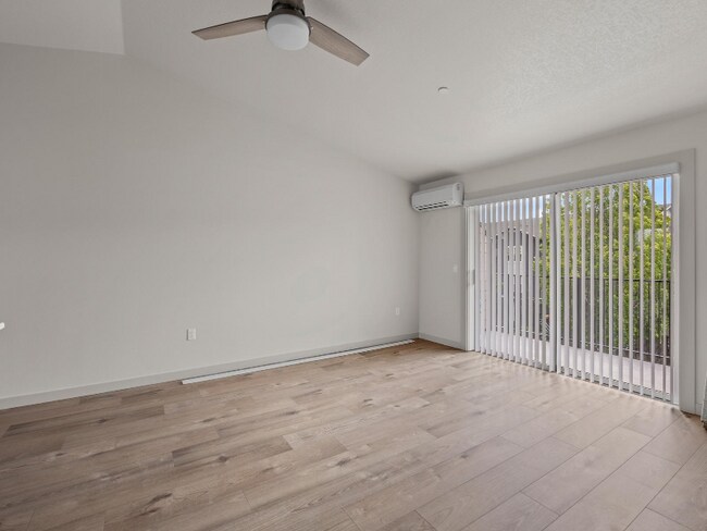 Photo - 21929 NE Halsey St Unit 301