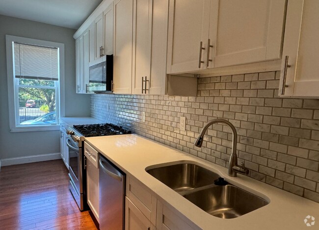 Building Photo - 109 Orleans St Rental