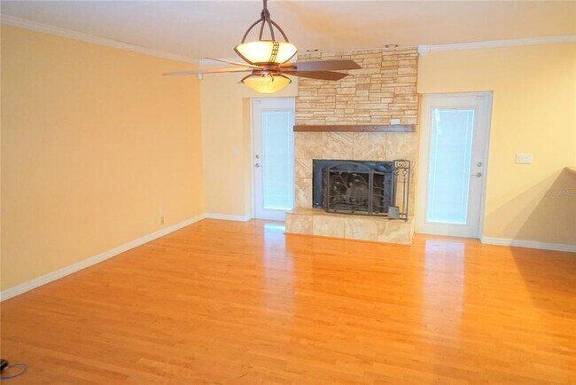 Photo - 15903 Dover Cliffe Dr
