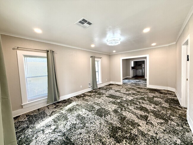 Photo - 612 A St NW