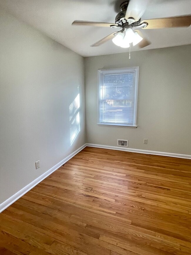 Photo - NEW ON THE MARKET– Charming 3bd/1ba Ranch ...