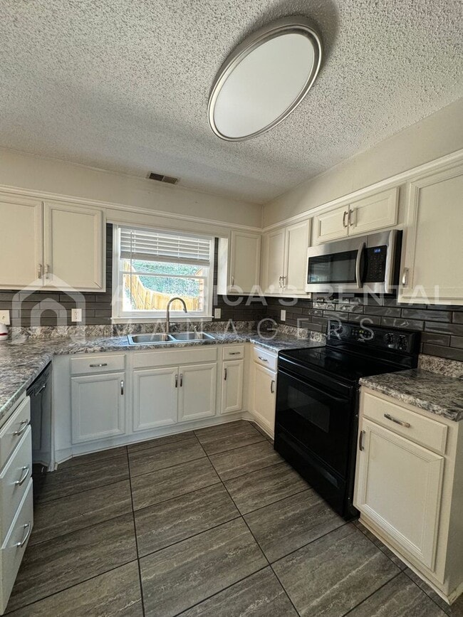 Photo - Townhome available in Pelham! Available to View with 48 Hour Notice!!!