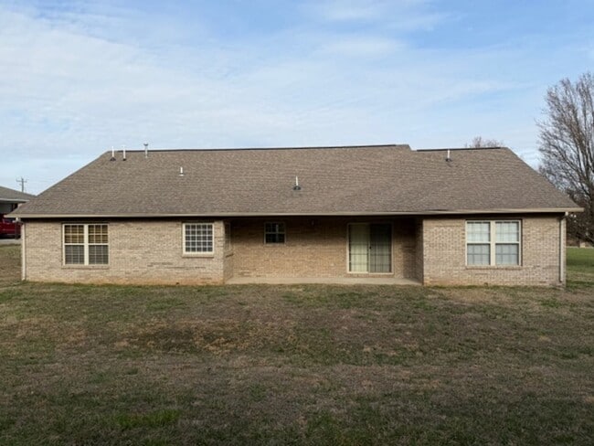 Photo - Sevierville 37876 - 3 bedroom 2 bath - call Linda Meese 865-591-6004