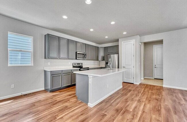 Photo - 8911 Eagle River St