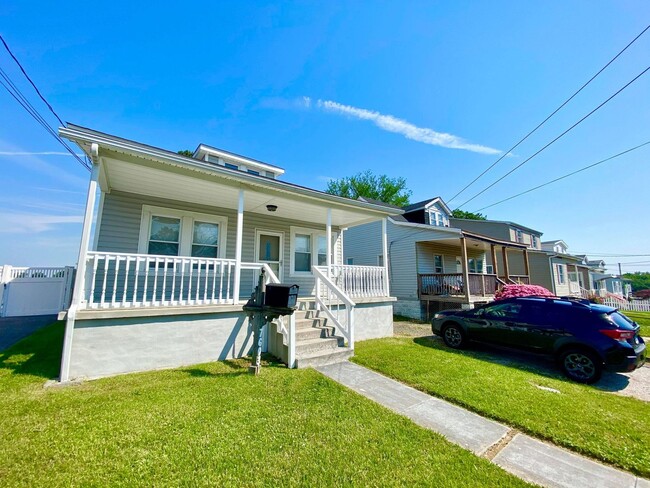 Photo - Charming 2 Bedroom/1.5 Bathroom Home with Large Backyard in Colgate, Baltimore, MD!