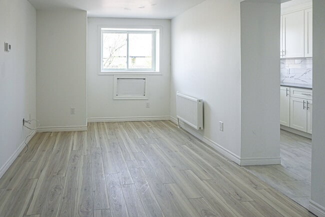 Building Photo - 630 Cummings Ave Unit 303