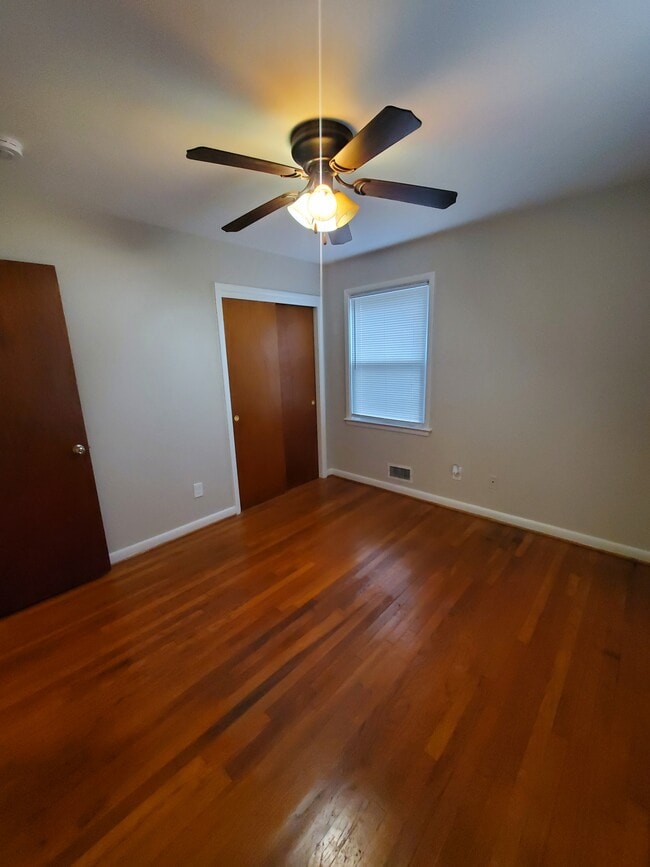 Photo - 1900 Nottingwood Dr