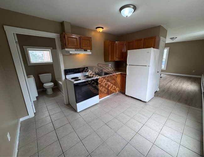 Photo - 69 Pleasant St Unit Apt 2