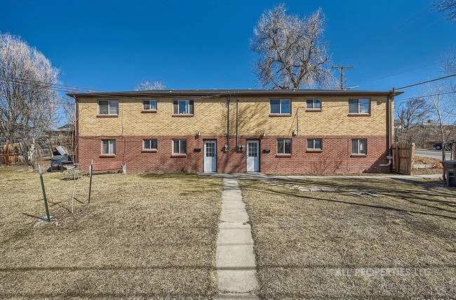 Building Photo - 1005 Newton St Unit 1001.5 Rental