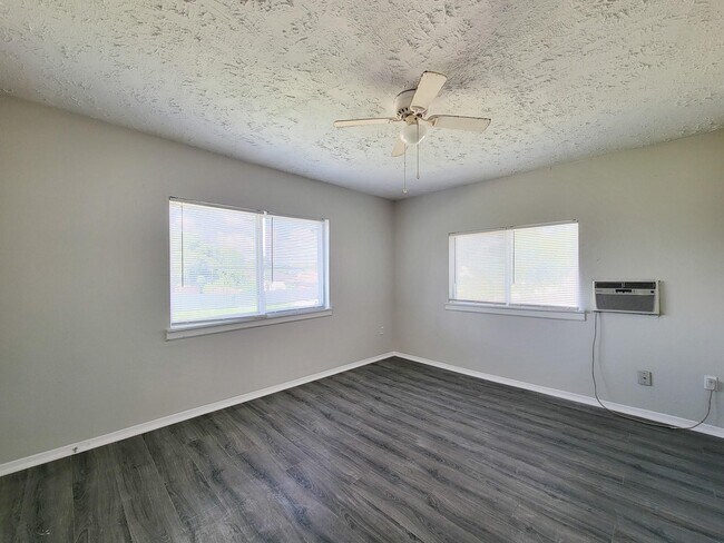 711 Ave A Unit 3